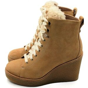 UGG Kiernan Women's Sheepskin Heel Boot Size 5